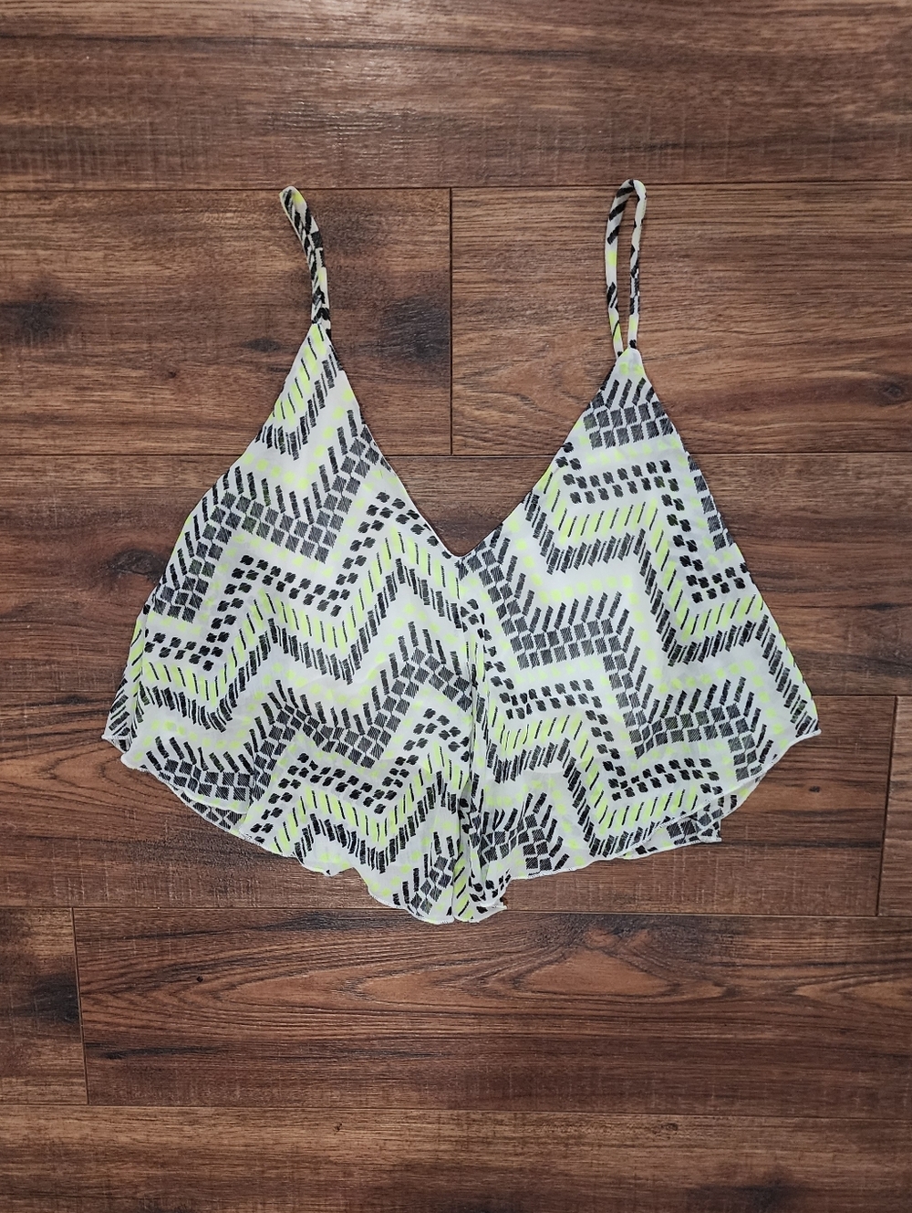 NWOT Ali & Kris Junior's Spaghetti Strap Cropped Summer V-Neck Tank Top Small S